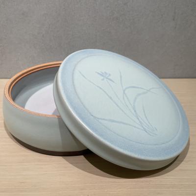 青瓷圓蓋盒-小草 (2021)